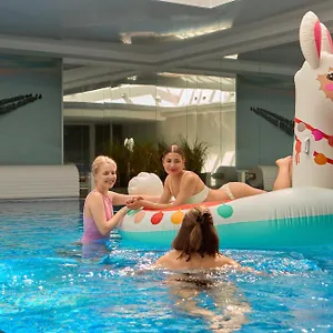 Апартаменты Waterlane Riverside - Spa, Pool, Gym & Parking By Downtown Гданьск